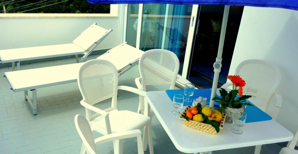Villa La Rosa Del Mare Amalfi Zimmer foto